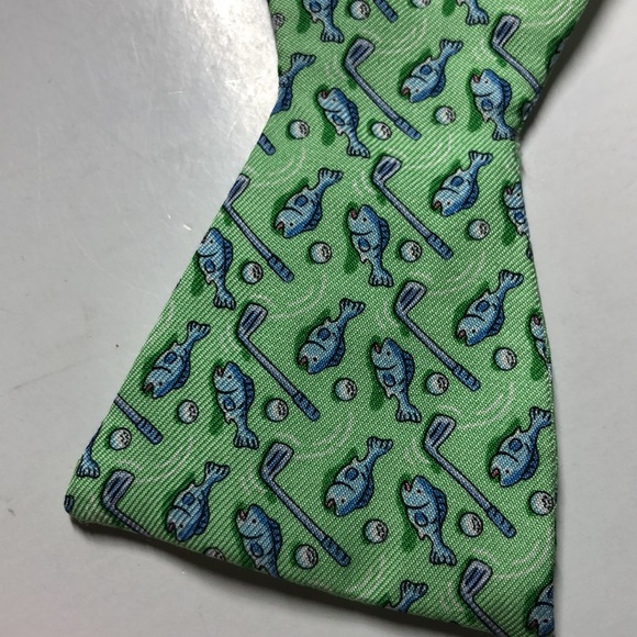 Vineyard Vines for Kentucky Derby green silk fish and golf club bow tie - Picture 2 of 4